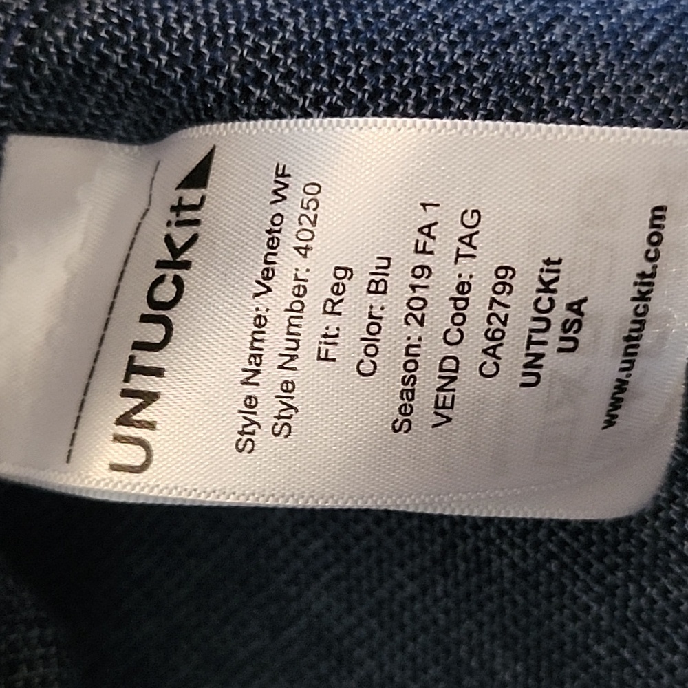 Mens Untuckit button down - Picture 3 of 3